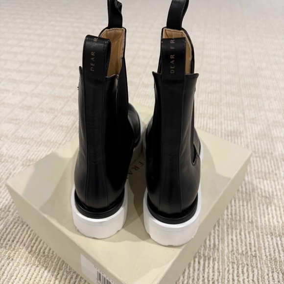 DEAR FRANCES TONY LEATHER CHELSEA BOOTS BLACK AND WHITE 38 ( 37.5/ 7.5 US) - Picture 4 of 10
